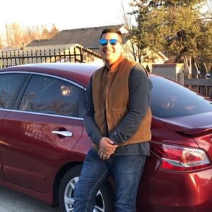 Meet your Posher, Efren